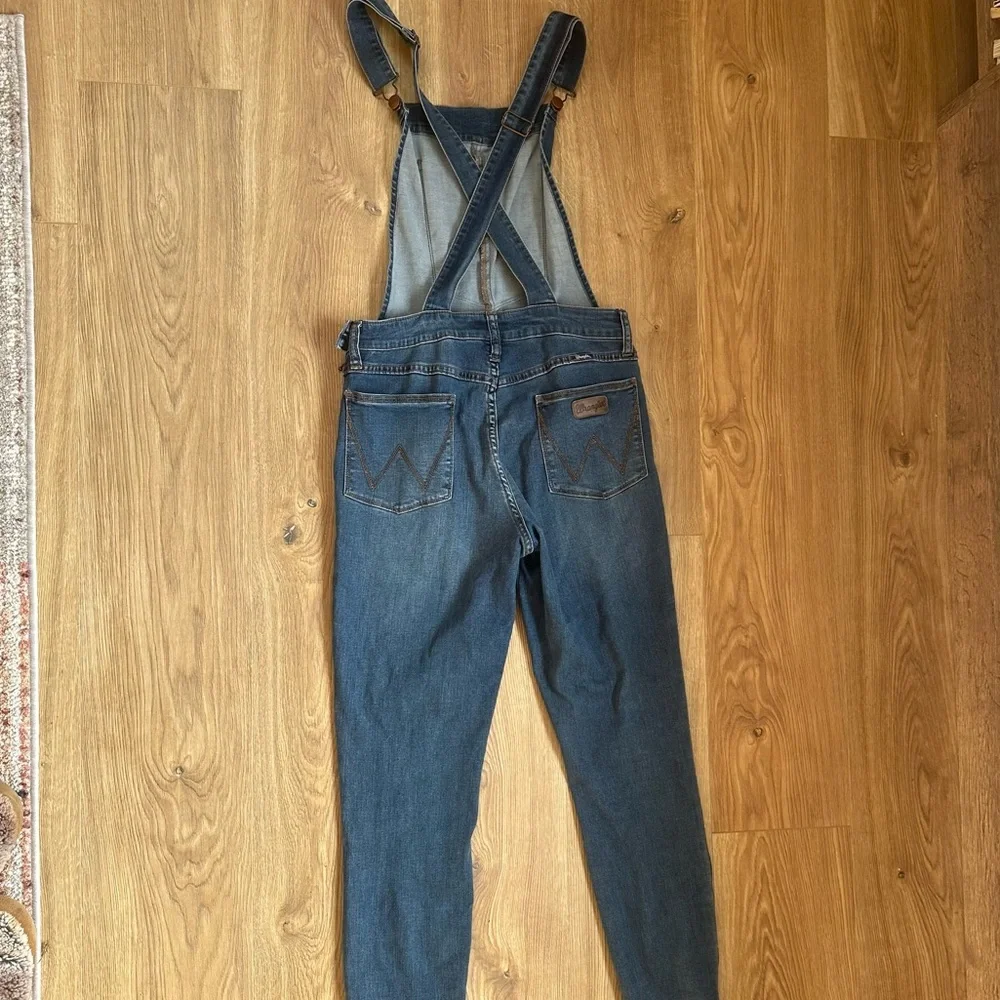 Slim fit Women’s Wrangler Overalls - Picture 5 of 7